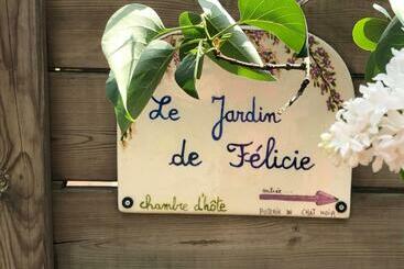 تختخواب و صبحانه Le Jardin De Félicie