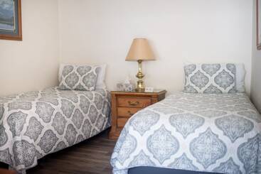 Cozy Mountain Motel 