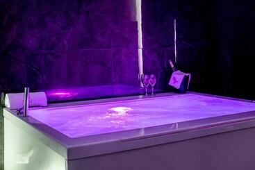 פונדק Grand Hotel Serapide