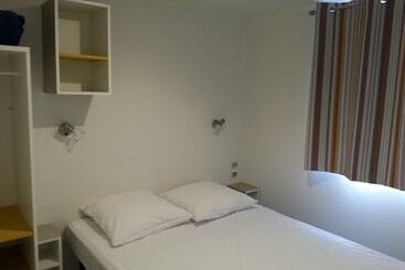 هتل Camping Du Pont D Avignon