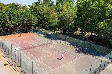 هتل Camping Du Pont D Avignon