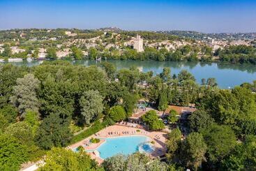 هتل Camping Du Pont D Avignon