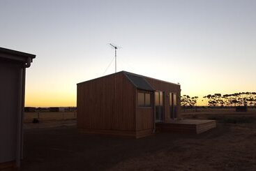 Lara Lodge
