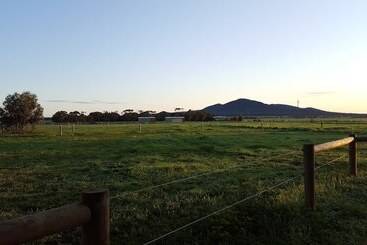 Lara Lodge