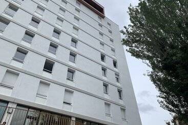 Moov Appart Hotel Clichy