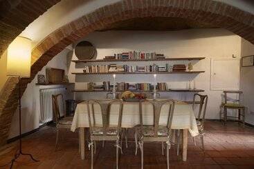 اقامتگاه Borgo Lucignanello Bandini