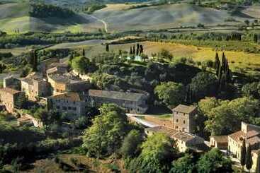 اقامتگاه Borgo Lucignanello Bandini