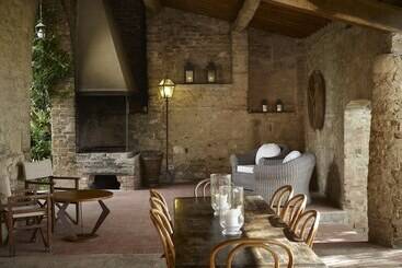اقامتگاه Borgo Lucignanello Bandini