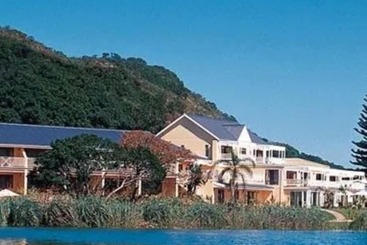 Traders Hotel & Restaurant