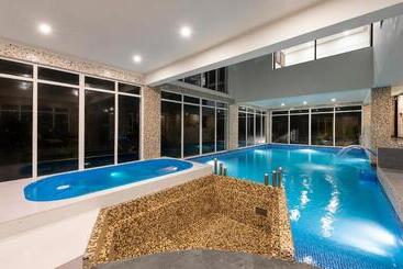 リゾートホテル Justa Mukteshwar Retreat & Spa