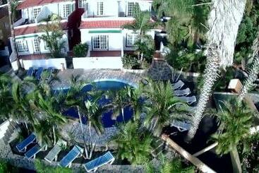 Apartamentos Colon Y Bungalows