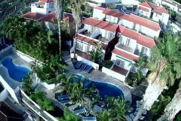 Apartamentos Colon Y Bungalows