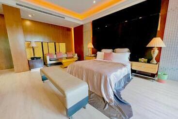 تختخواب و صبحانه 湖山風景旅館lake Mountain View Motel