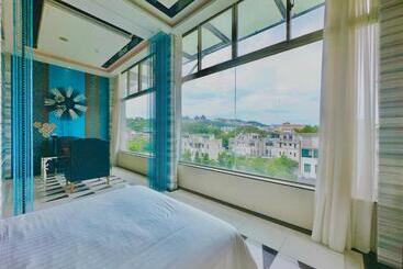 تختخواب و صبحانه 湖山風景旅館lake Mountain View Motel