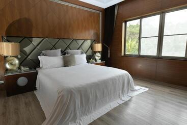 تختخواب و صبحانه 湖山風景旅館lake Mountain View Motel