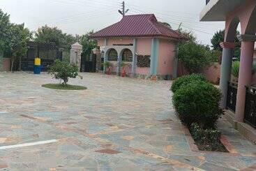 هتل Osaah Bema Lodge