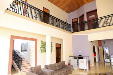 هتل Osaah Bema Lodge