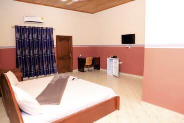 هتل Osaah Bema Lodge
