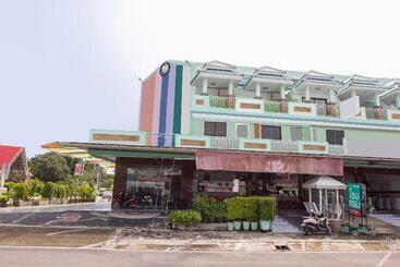 هتل Oyo 75314 Mountain Beach