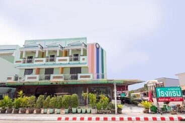 هتل Oyo 75314 Mountain Beach