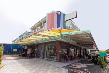هتل Oyo 75314 Mountain Beach