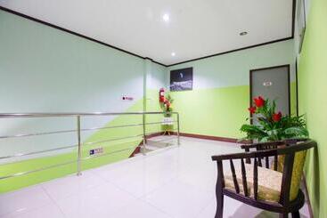 هتل Oyo 75314 Mountain Beach