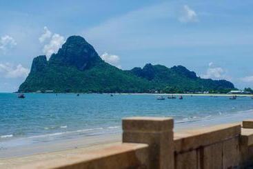 هتل Oyo 75314 Mountain Beach
