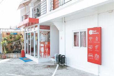 هتل Reddoorz Near Mercado Del Lago