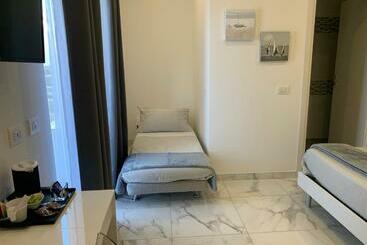 پانسیون Capitani Guest House