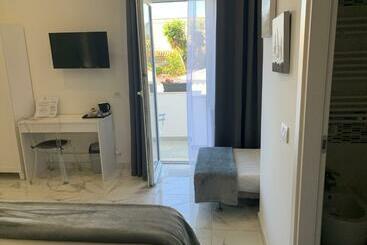 پانسیون Capitani Guest House