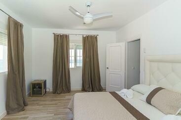 پانسیون Hostal Paraiso Del Mar