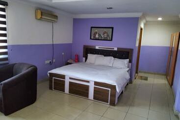 Xela Hotels And Resorts - Ife