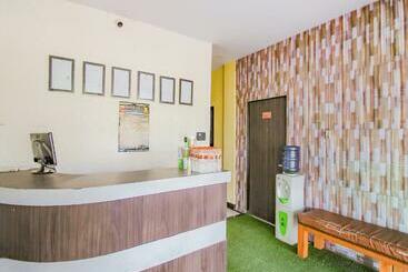 هتل Spot On 90259 Apollo Inn