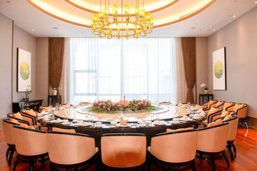 هتل Wyndham Grand Plaza Royale Zhaotong