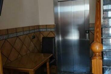 پانسیون Hostal Ana