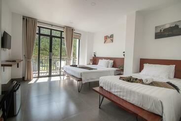 هاستل Pooltop Phnom Penh