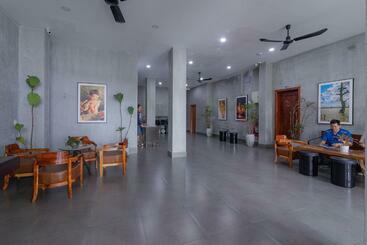 هاستل Pooltop Phnom Penh