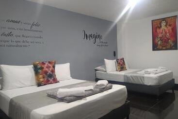 تختخواب و صبحانه Aura Medellin