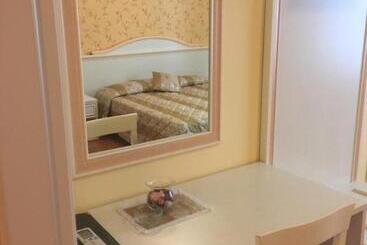هتل Albergo La Pineta