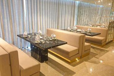 هتل Diamond Stars Ben Tre