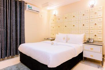 هتل Hôtel La Principauté Douala Bonapriso