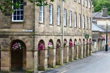 هتل No 6 The Square Tearooms & Accommodation