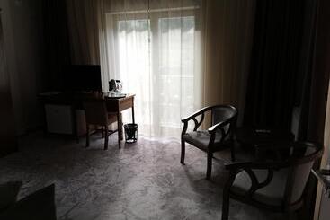 هتل Pensiunea Jojo Imperial Resort&spa