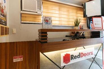 Отель Reddoorz @ Piy Margal Sampaloc Manila