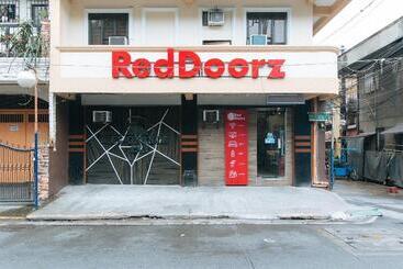 Отель Reddoorz @ Piy Margal Sampaloc Manila