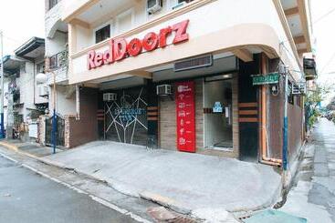 בית מלון כפרי Reddoorz @ Piy Margal Sampaloc Manila