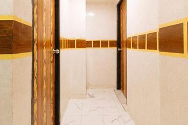 Отель Reddoorz @ Piy Margal Sampaloc Manila