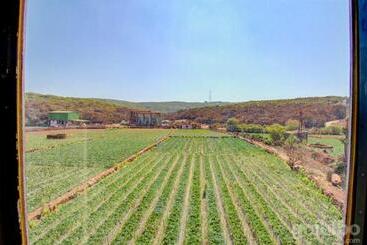 호텔 Shilpa Strawberry Garden