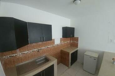 پانسیون Hostal Mar Y Tierra
