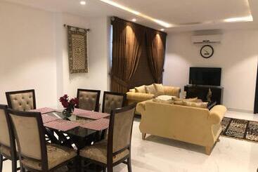 پانسیون Royal Guest House Lahore Cantt